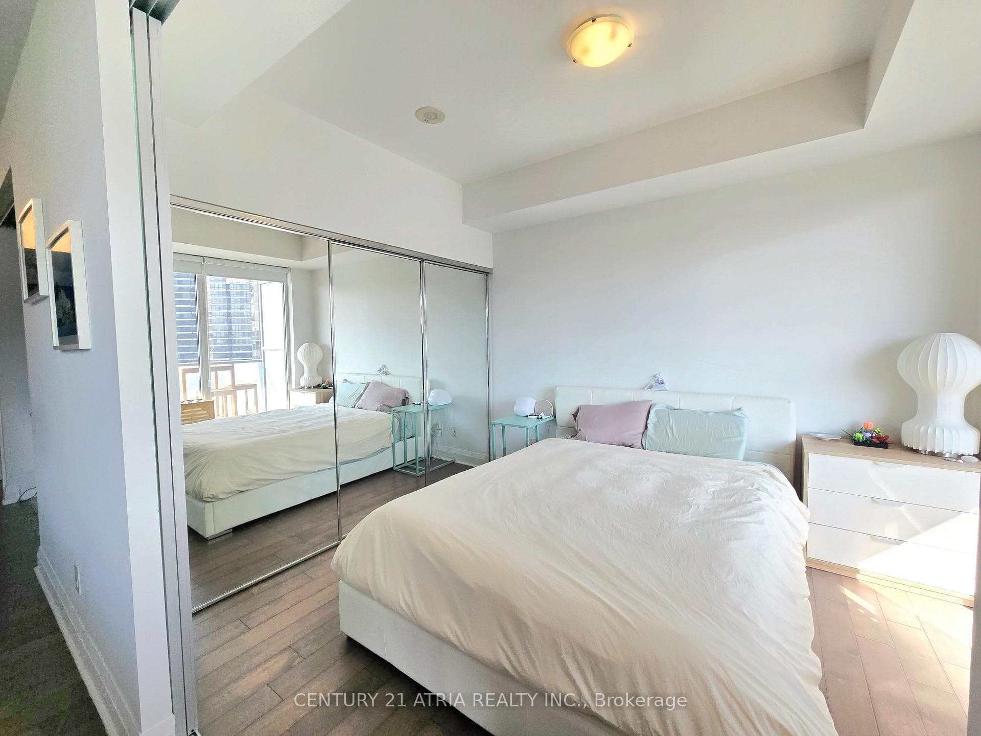 1080 Bay Street Unit 703 photo 19