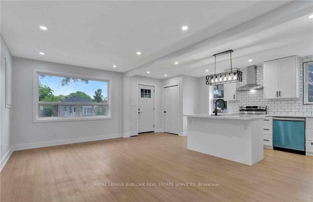 47 Macdonald Avenue Unit Upper photo 5