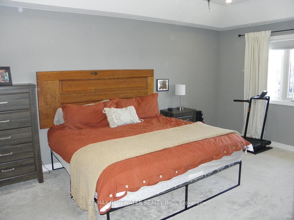 95 Deborah Drive photo 18
