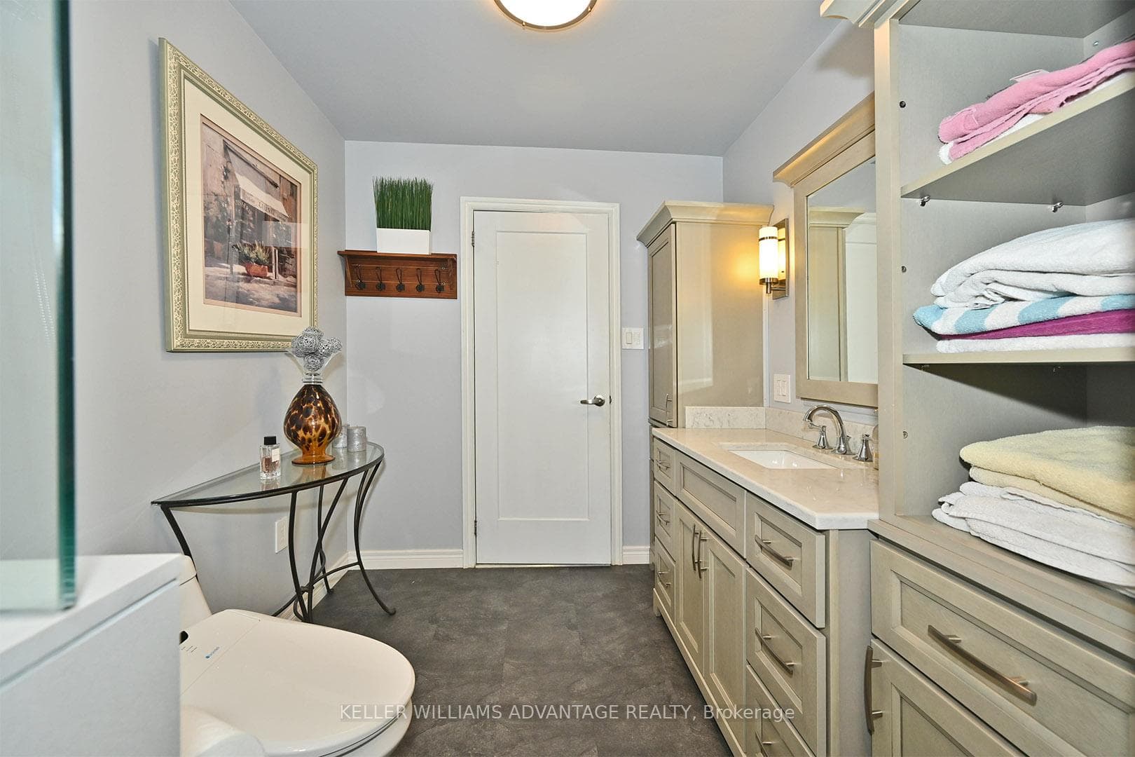 Gorgeous built ins