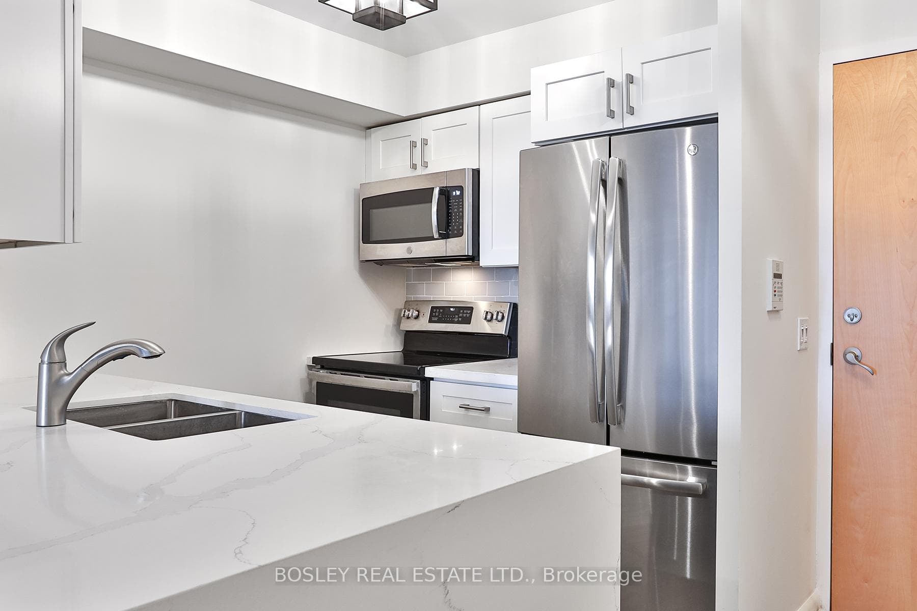 4978 Yonge Street Unit 1705 photo 7