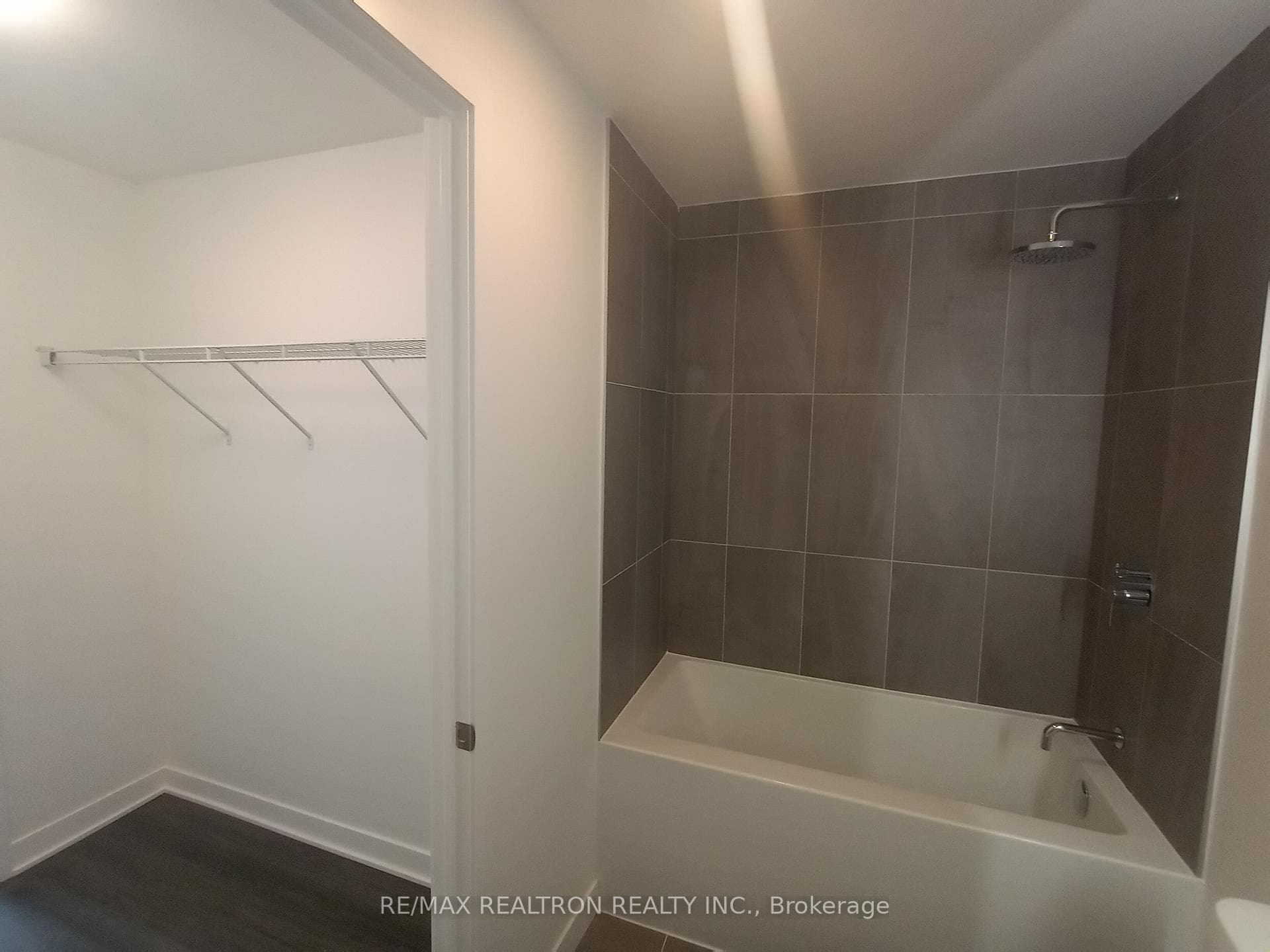 185 Alberta Avenue Unit 1208 photo 11