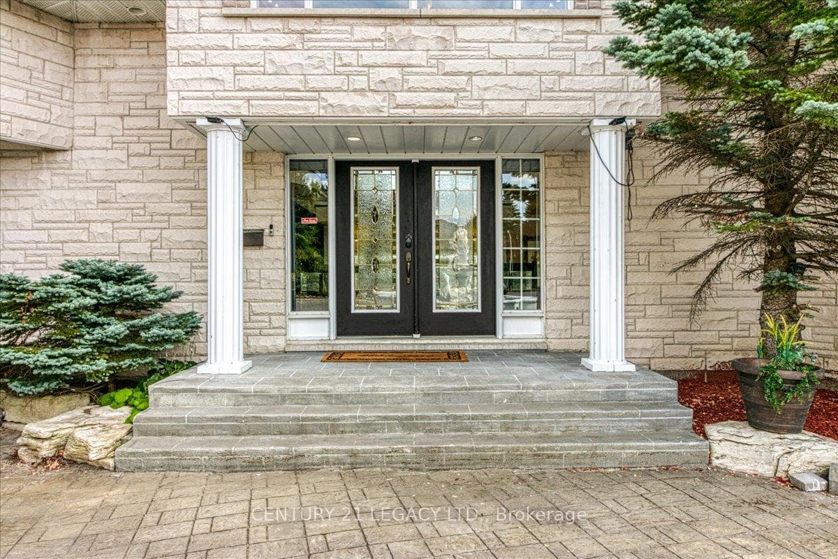 376 Maki Avenue photo 3