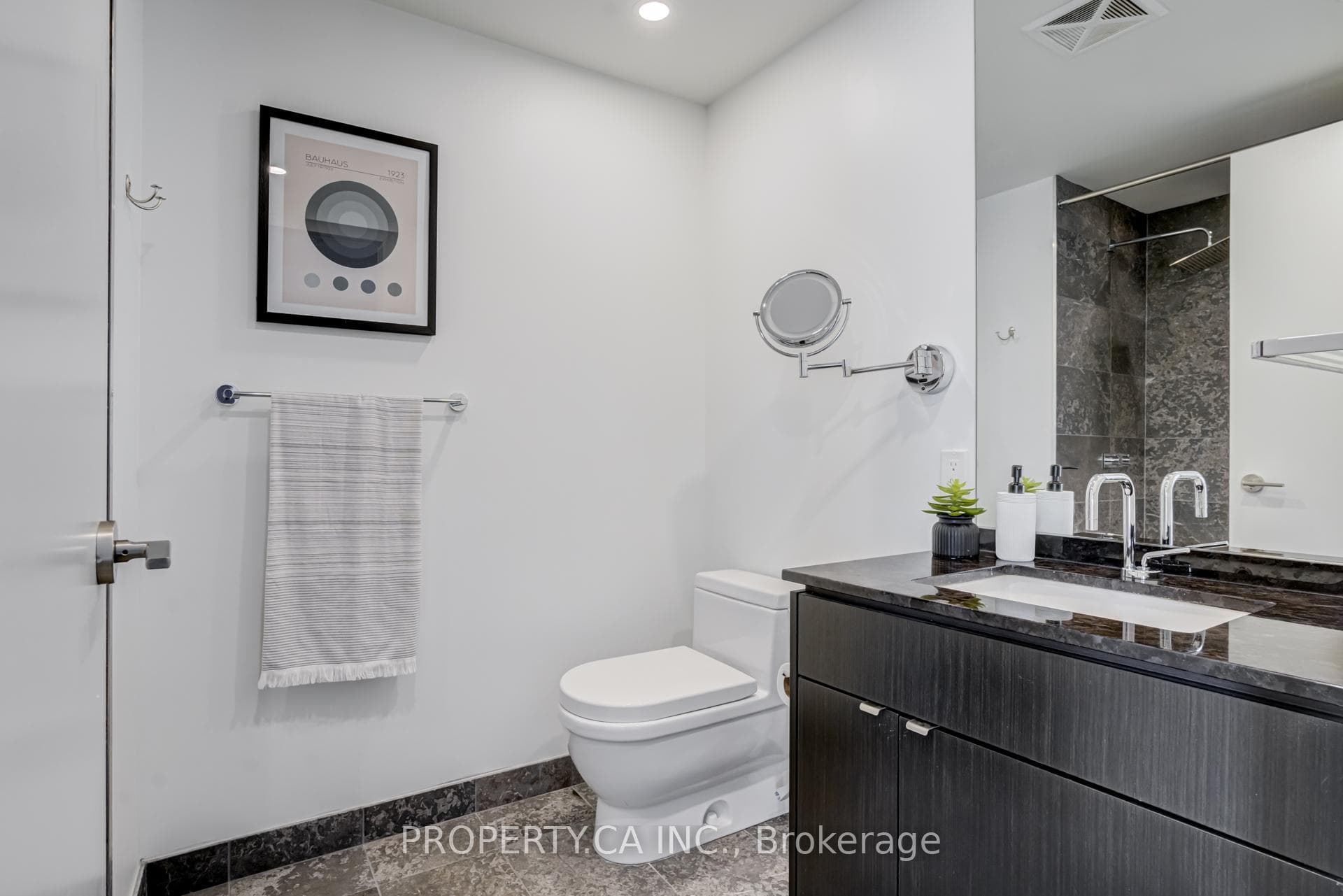 60 Colborne Street Unit 2503 photo 17