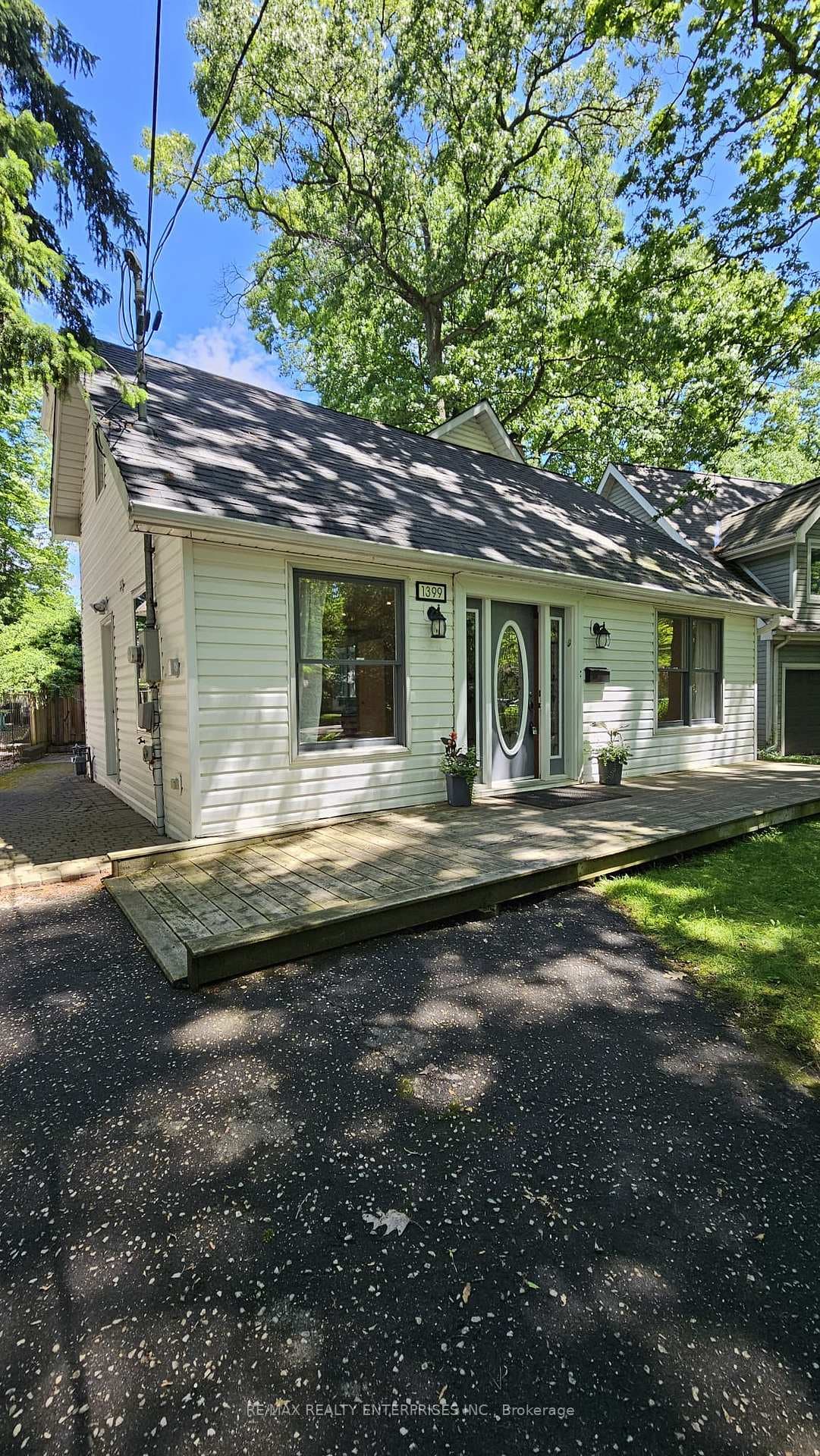 1399 Milton Avenue photo 1