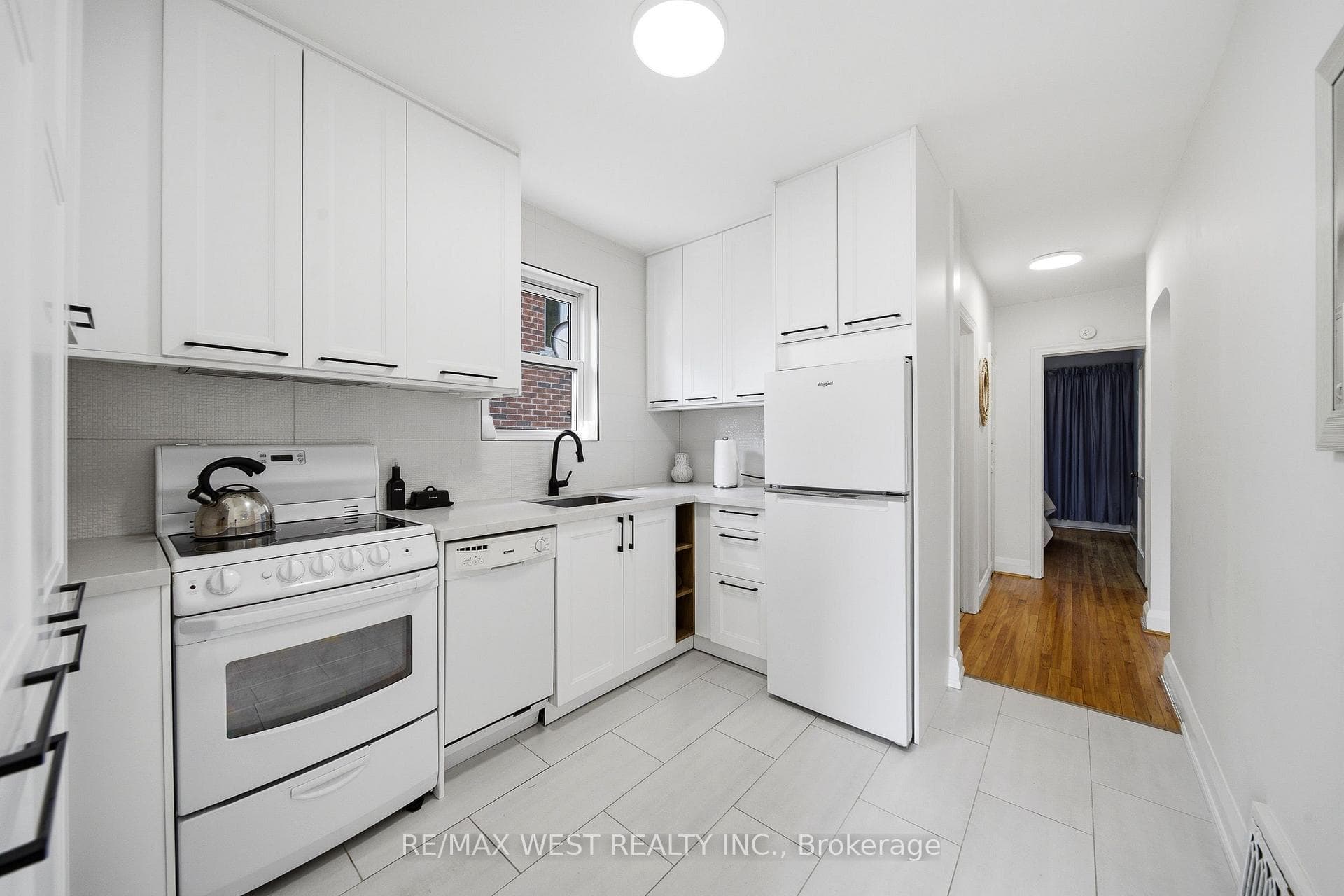 28 Aldgate Avenue photo 2