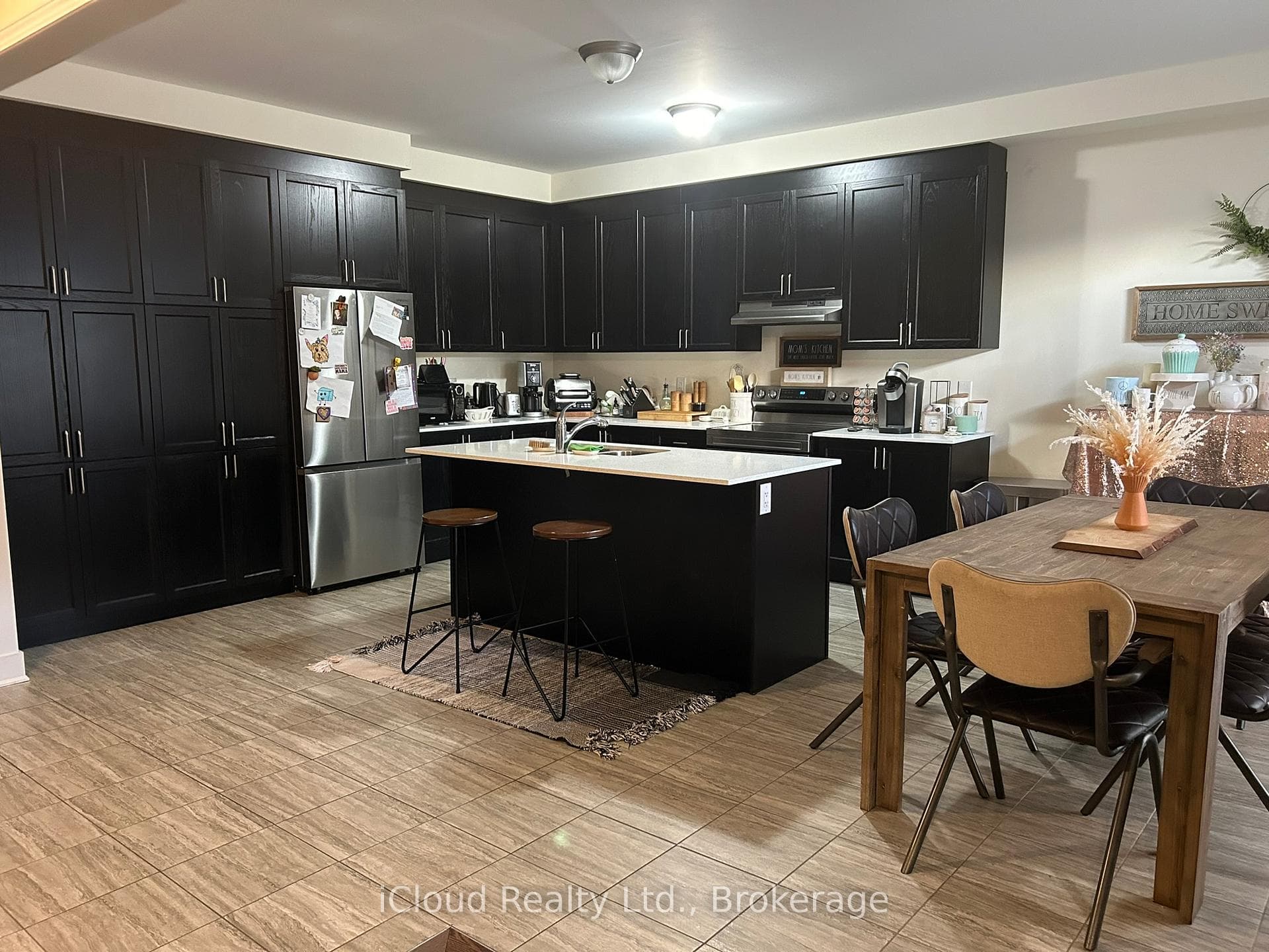 37 Homestead Way Unit Upper photo 2