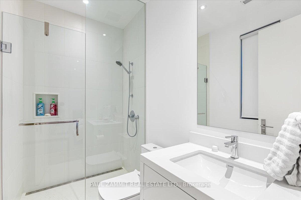 14 Rothsay Road photo 30