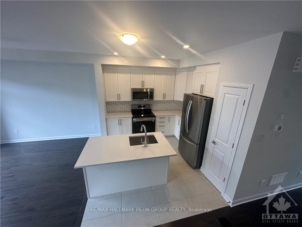 191 SHALLOW POND Place photo 3