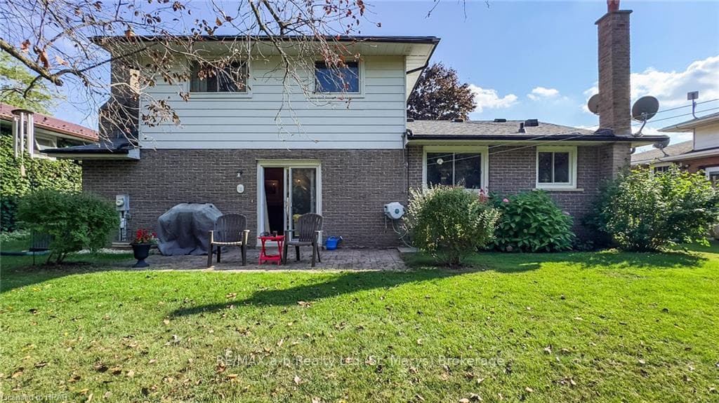 3 SPARLING Crescent photo 44