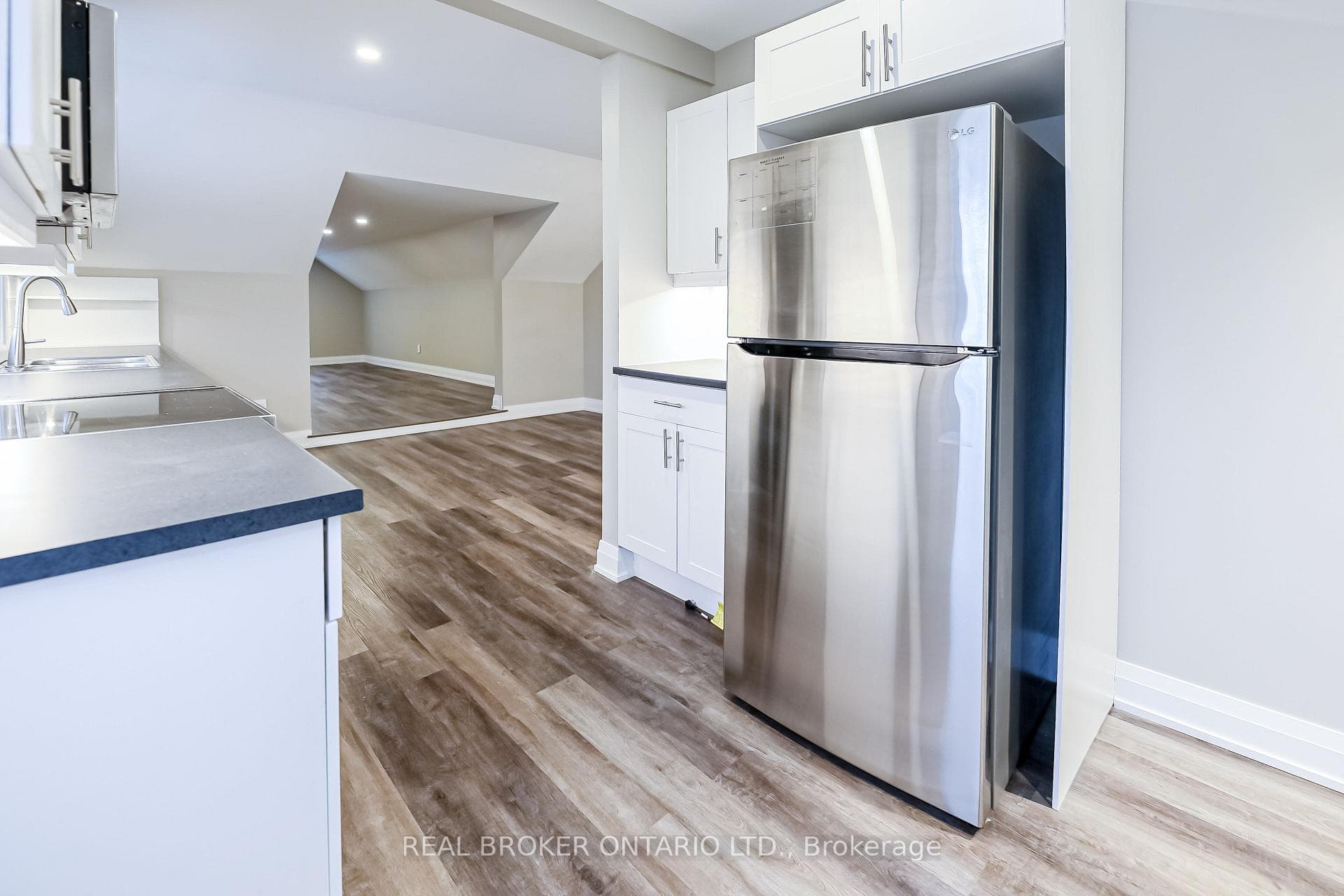 81 Queen Street Unit B photo 8