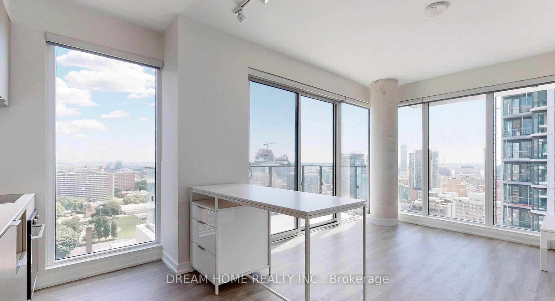 77 Shuter Street Unit 2306 photo 2