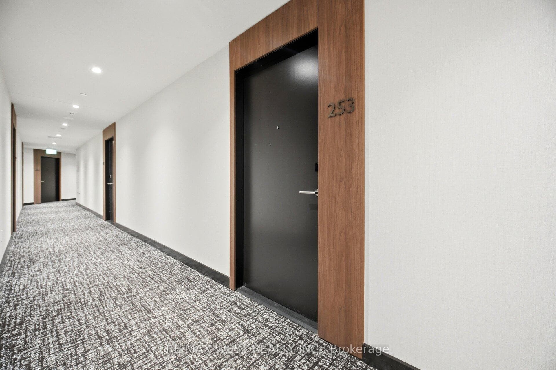 2501 Saw Whet Boulevard Unit 253 photo 6