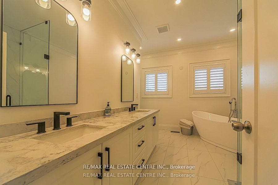 1 Hawthorn Crescent photo 31