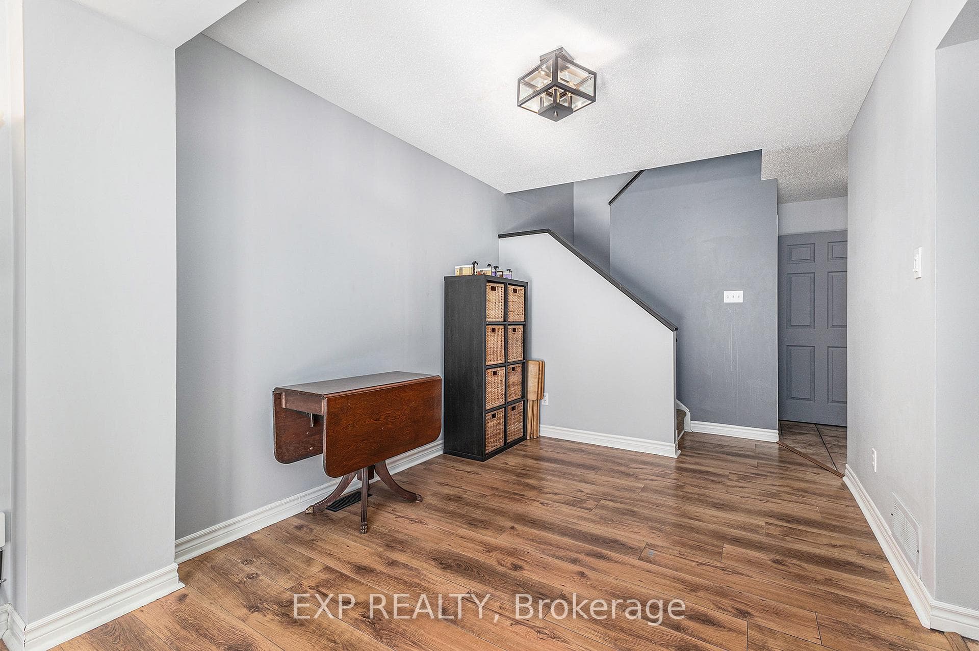 84 Woodford Way photo 10