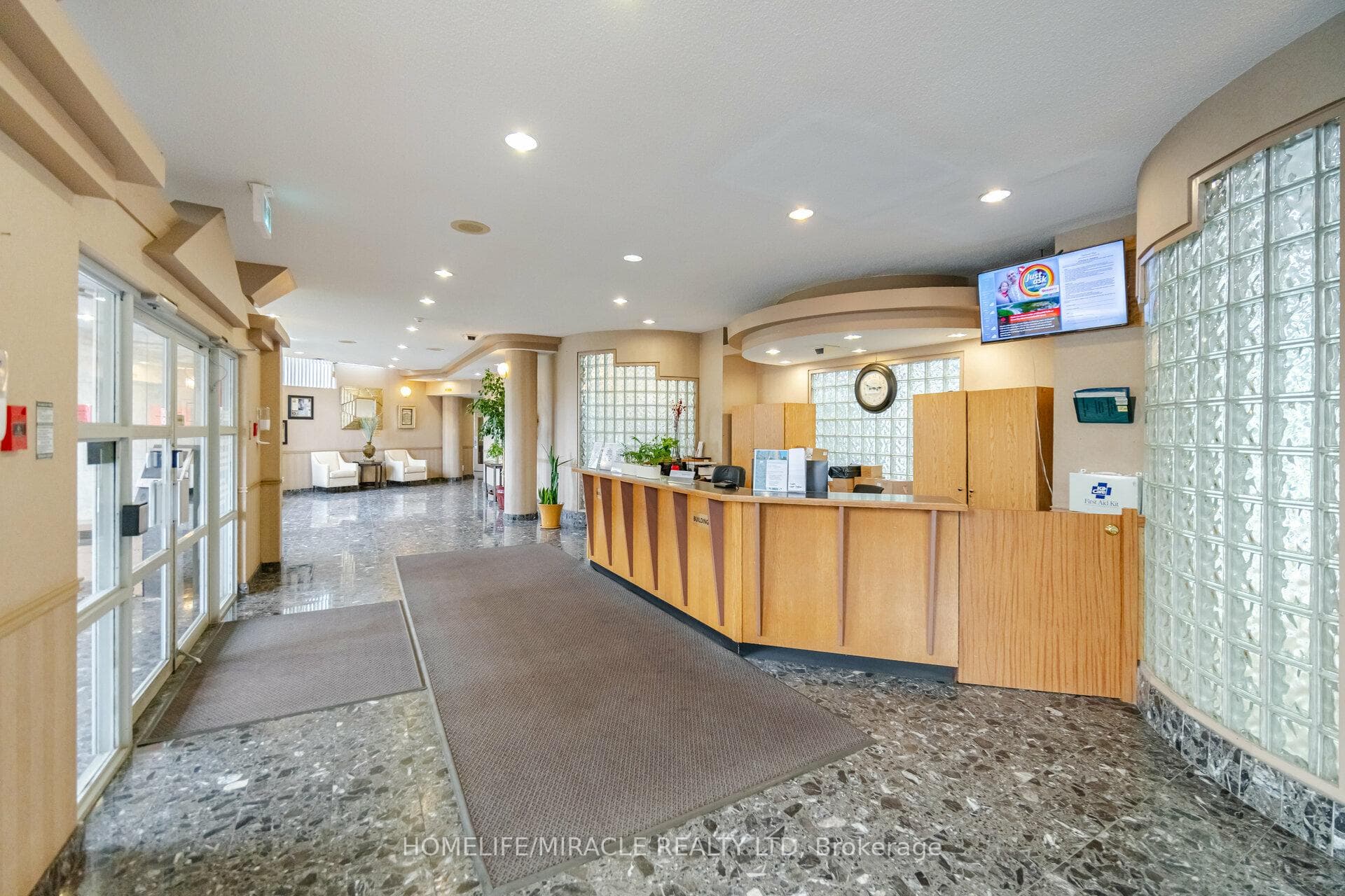 25 Trailwood Drive Unit 1506 photo 3