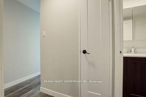 1515 Lakeshore Road Unit 208 photo 28