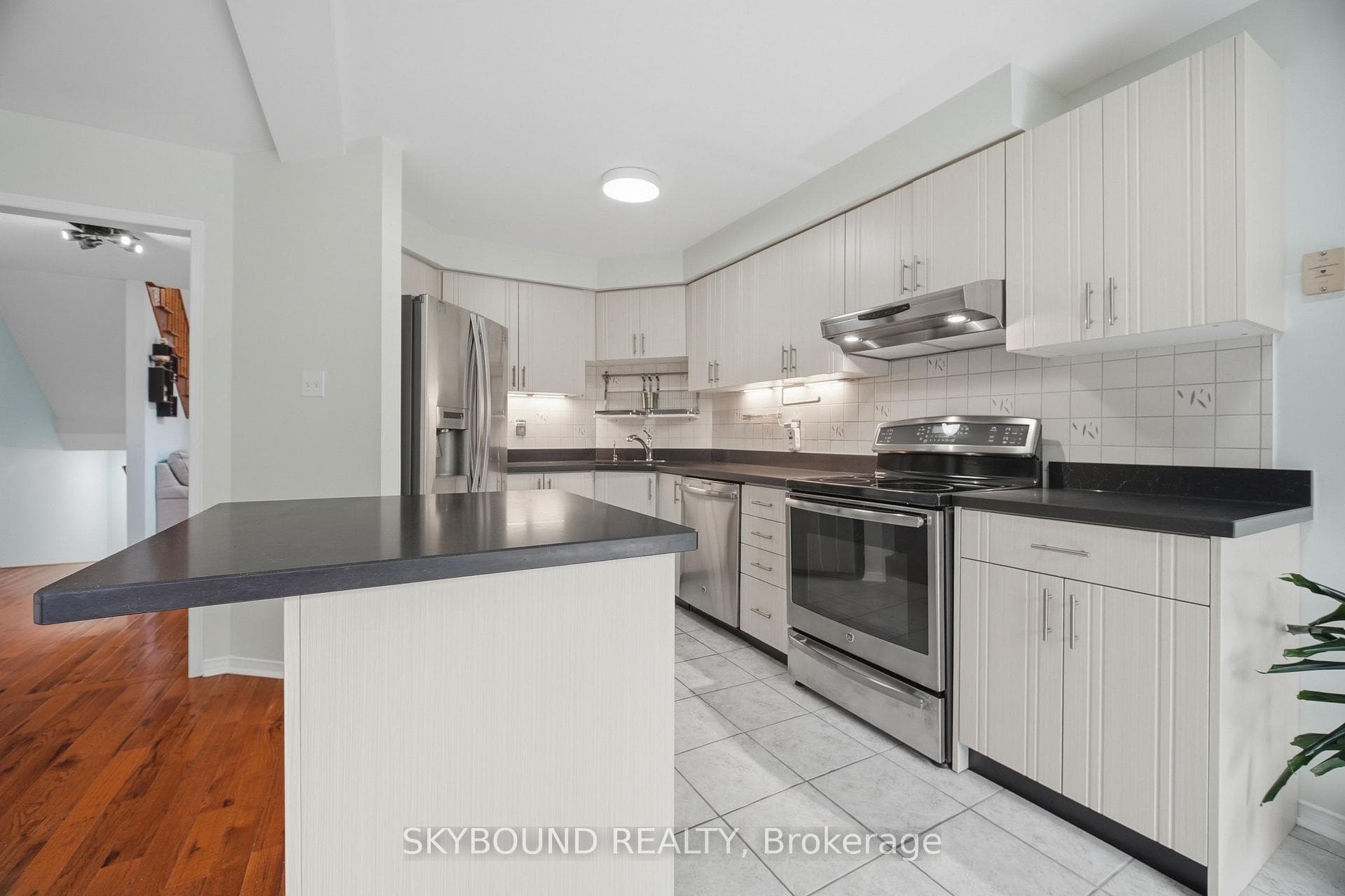 3906 Zenith Court photo 10