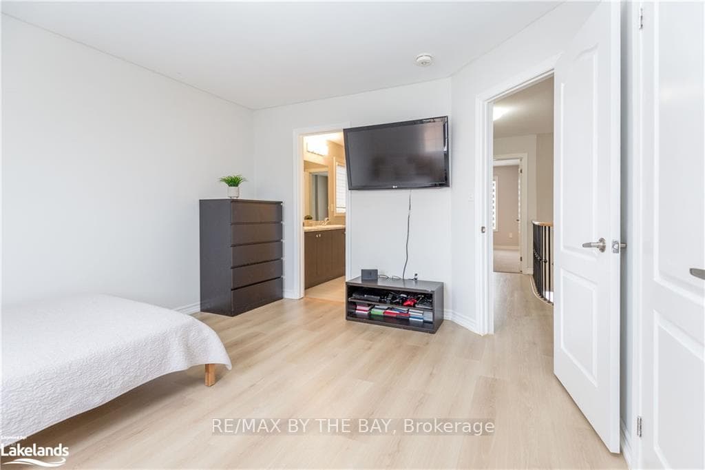 215 Breton Street photo 29