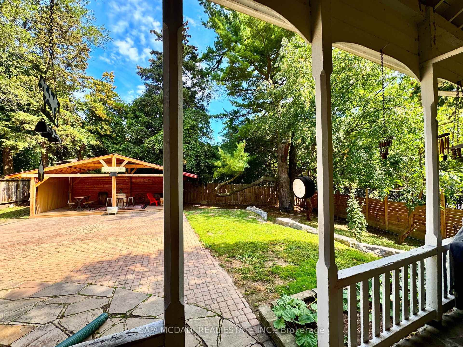 85 Yorkleigh Avenue photo 42