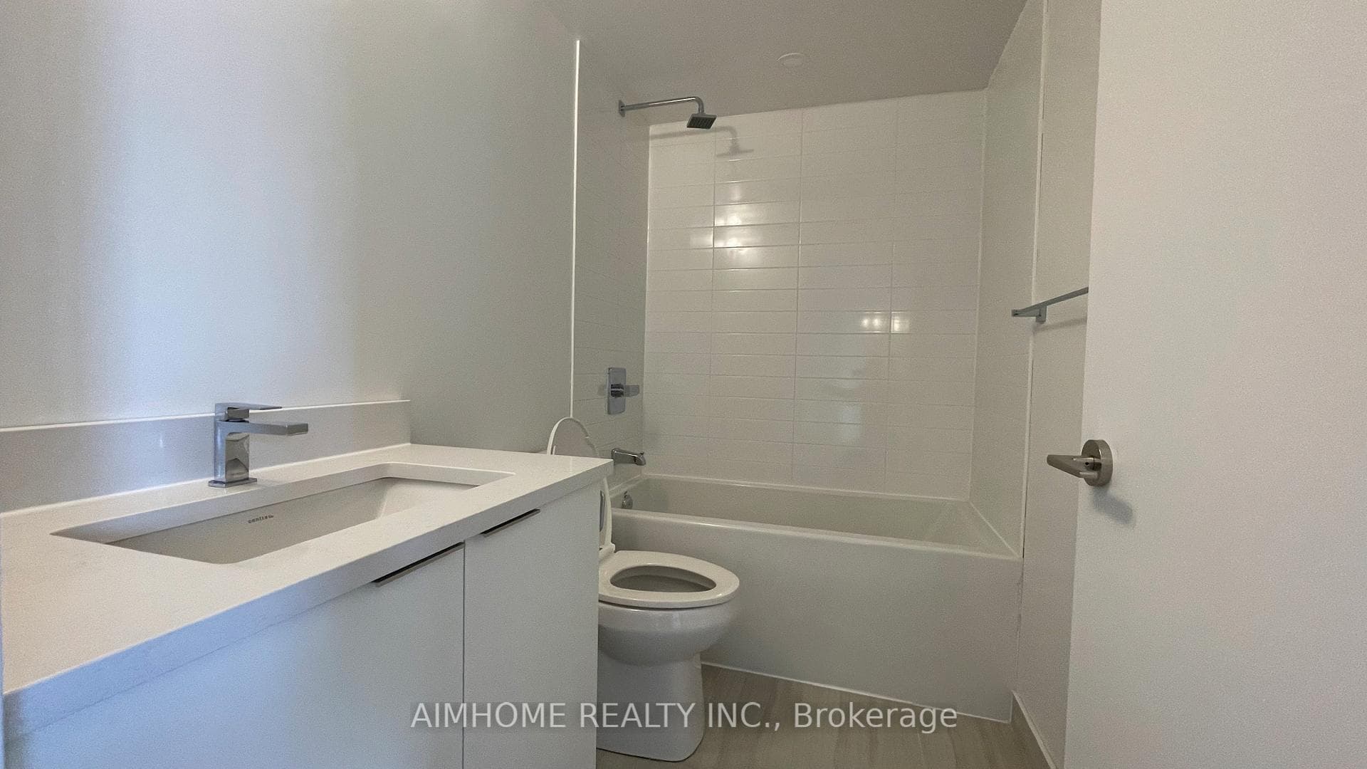 2033 KENNEDY Road Unit 2208 photo 10