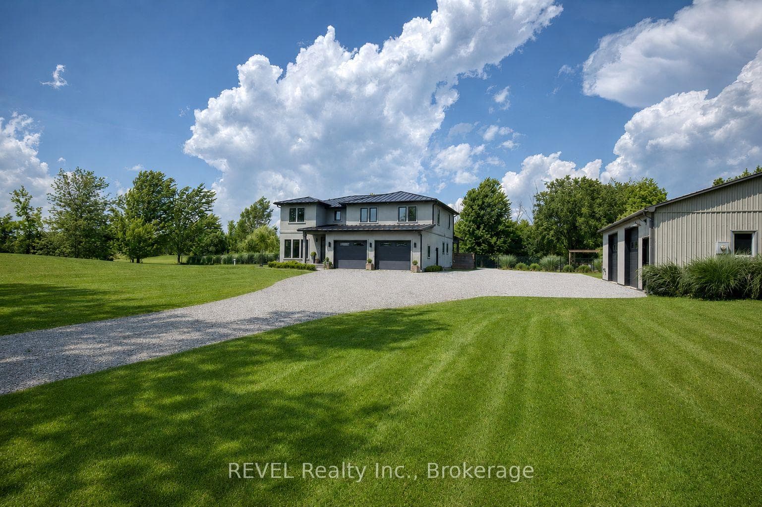 1009 Canboro Road photo 1
