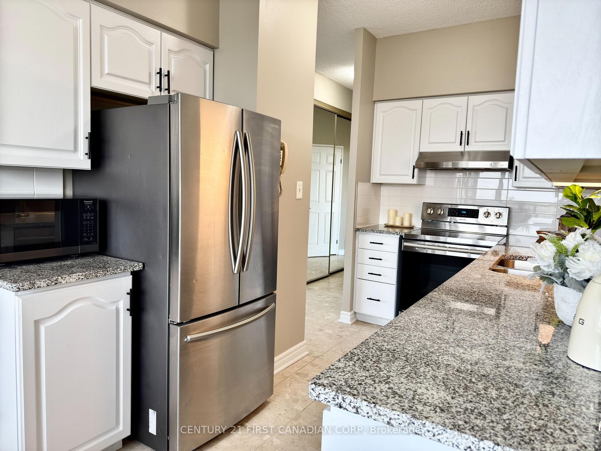744 Wonderland Road Unit 1203 photo 14
