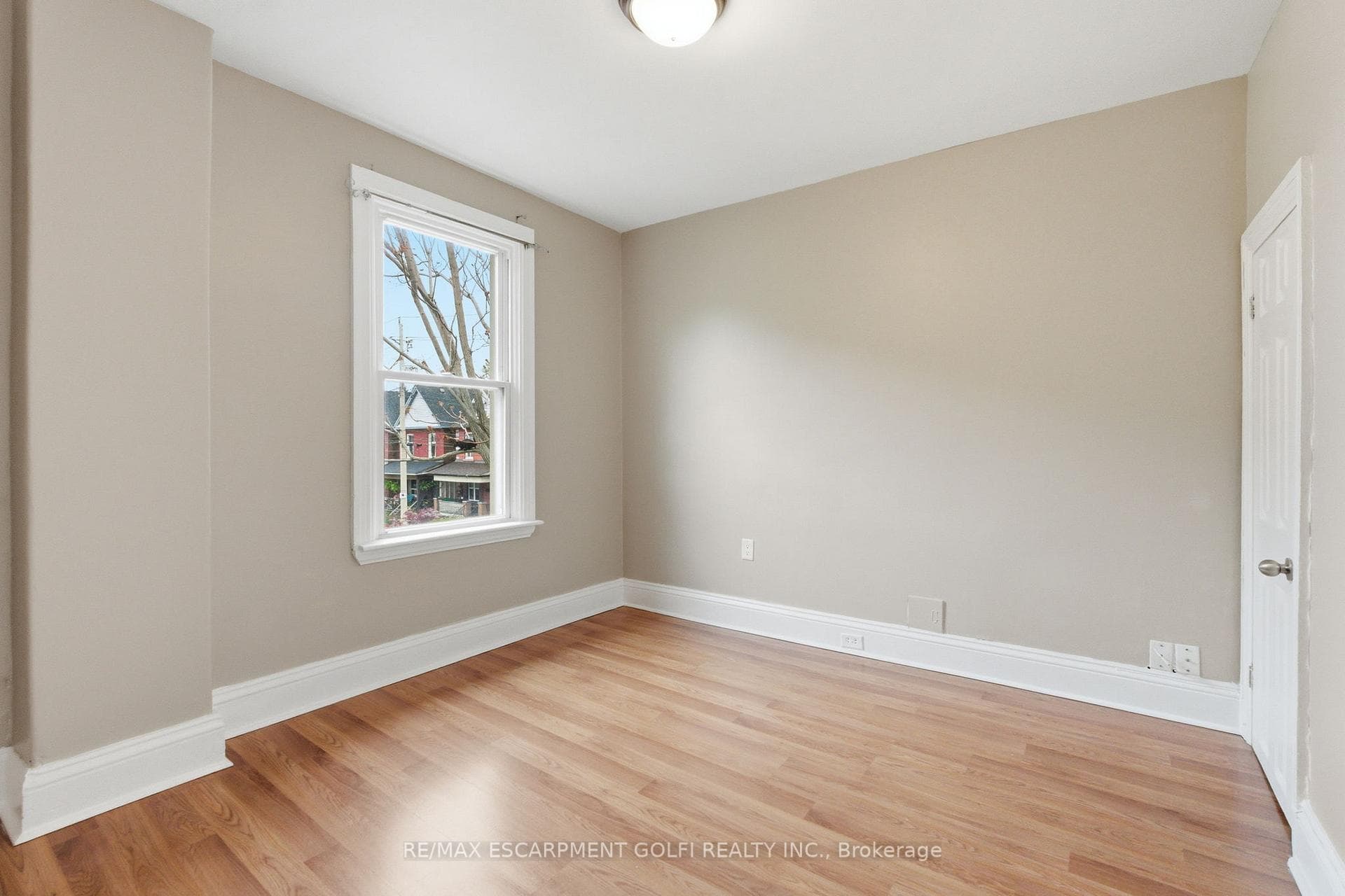 643 Wilson Street photo 22