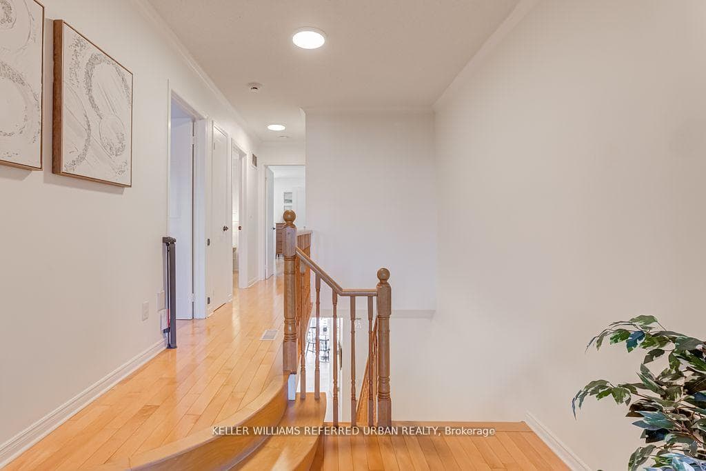 105 White Pine Crescent photo 17