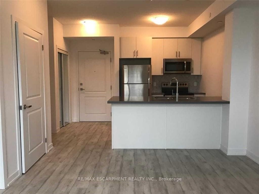 125 Shoreview Place Unit 124 photo 2