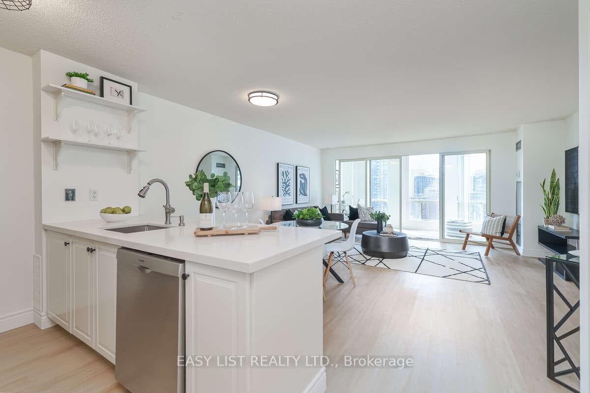 25 Grenville Street Unit 2404 photo 13