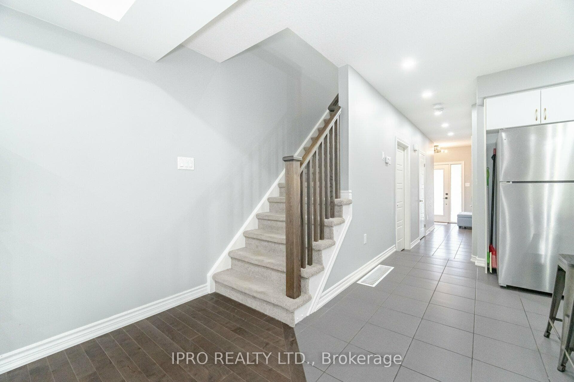 10 Vaughan Street Unit 8 photo 16