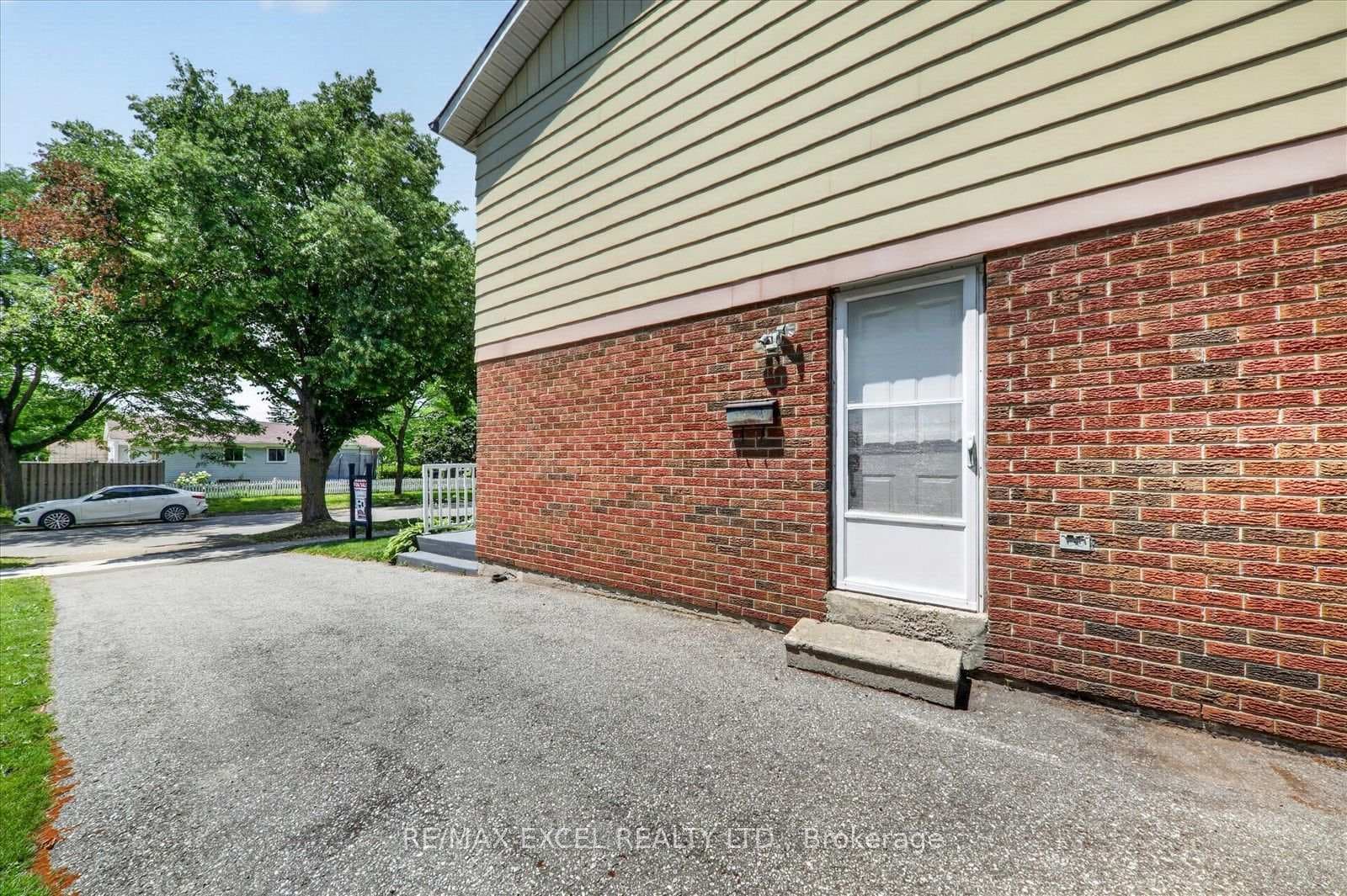 26 Lighthall Crescent photo 28