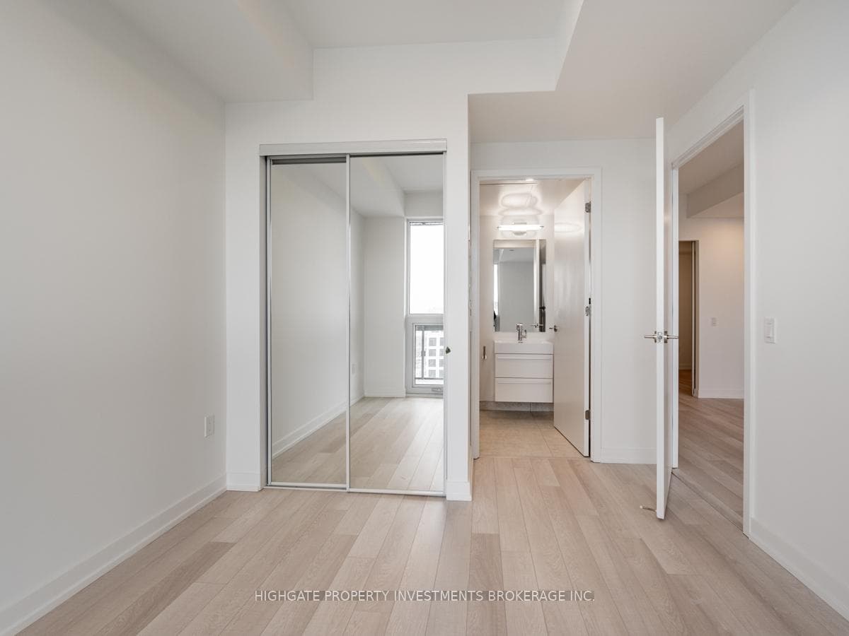 39 Roehampton Avenue Unit 3801 photo 19