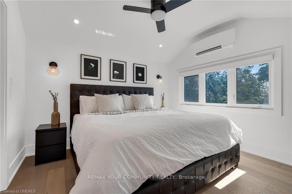 1379 CAROLINE Street photo 14