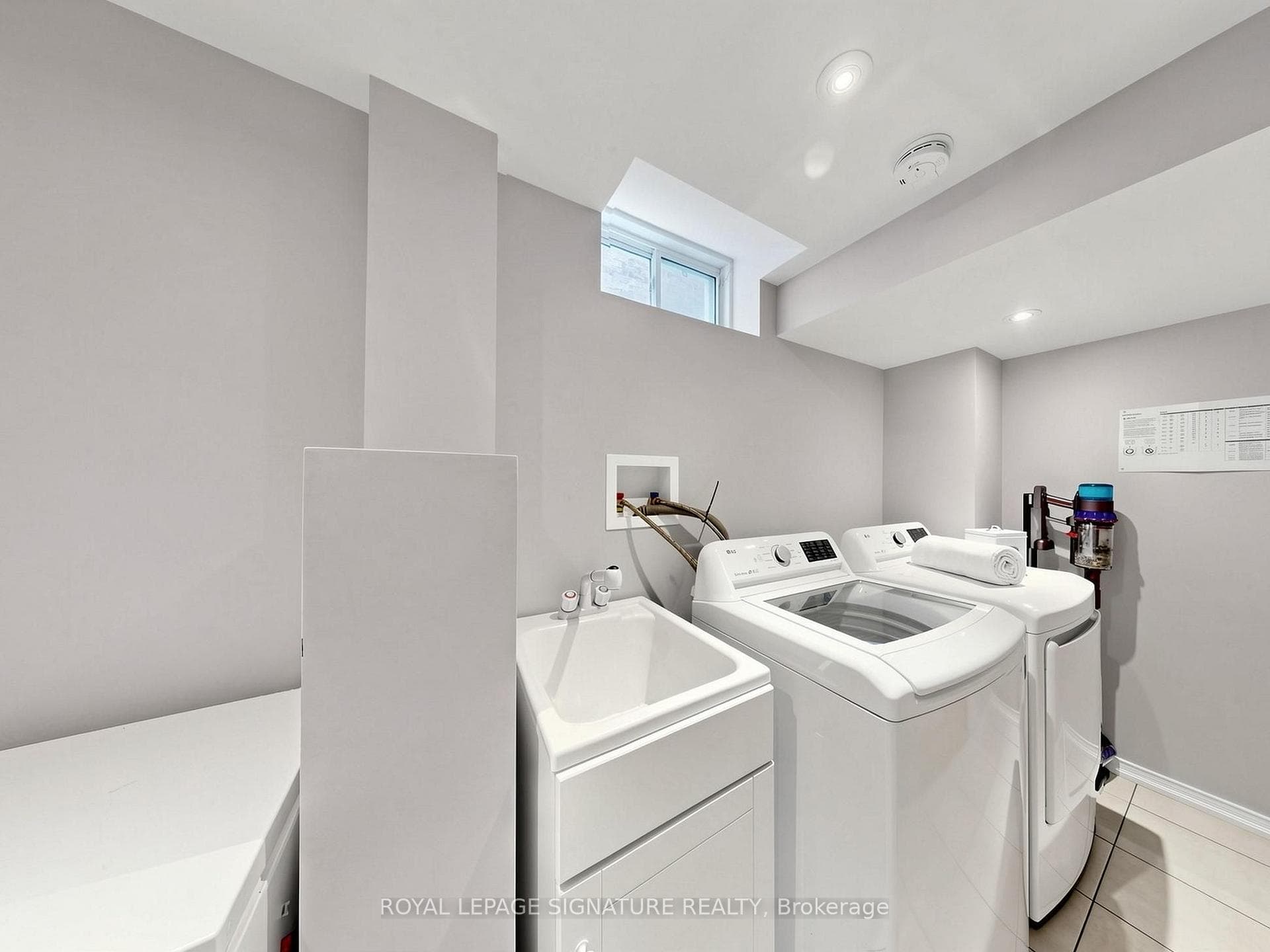 78 Rideau Drive photo 38