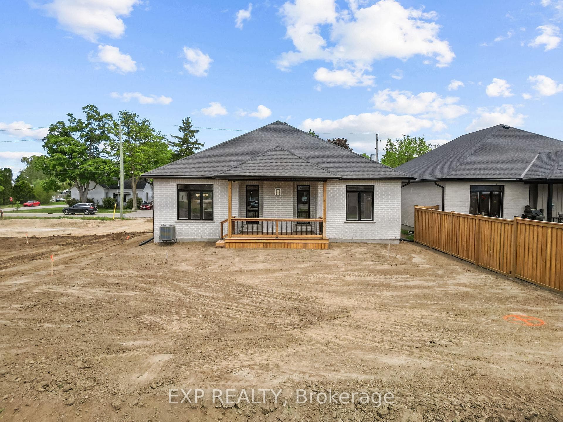 404 Erie Street photo 36
