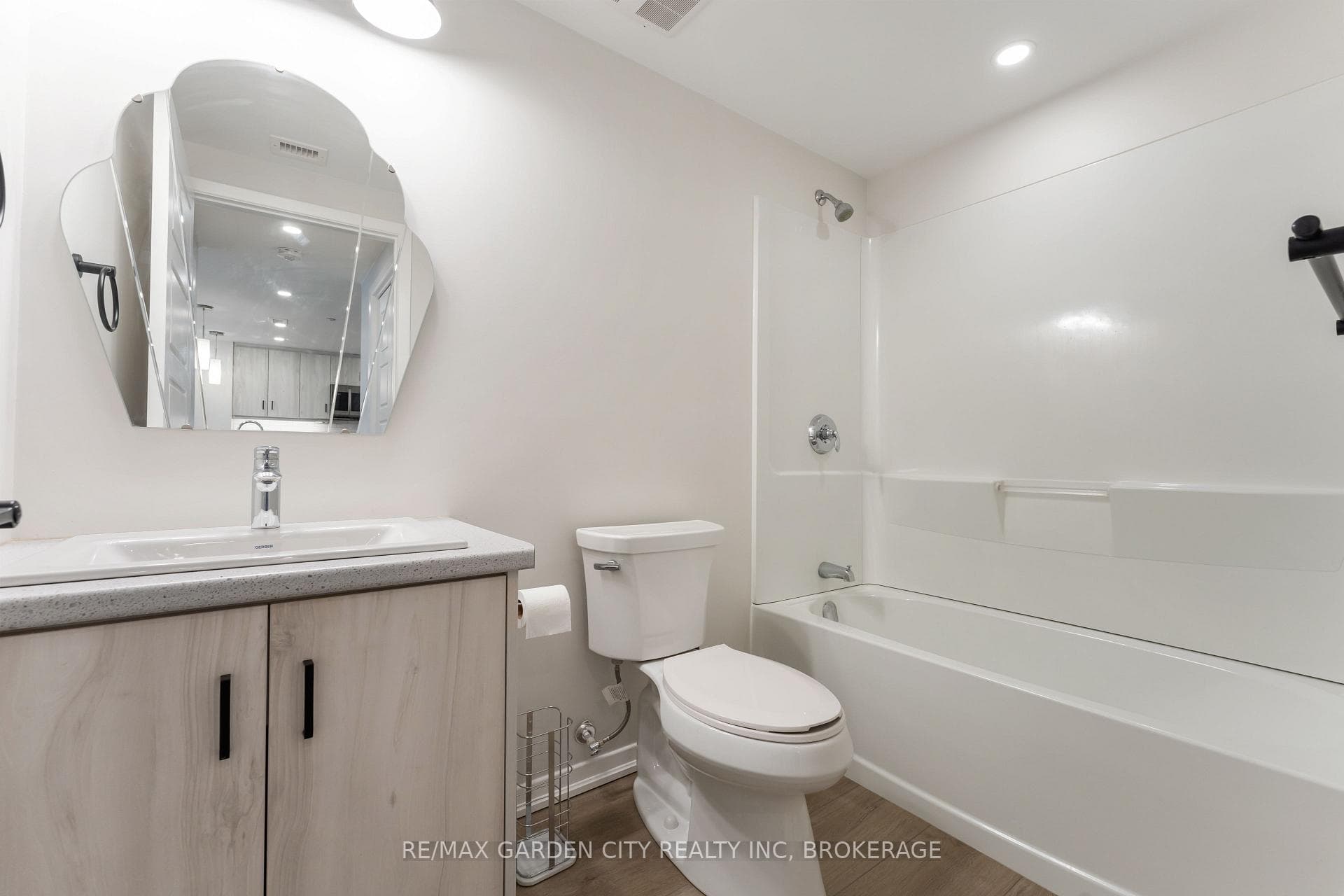3998 Victoria Avenue Unit 110 photo 14