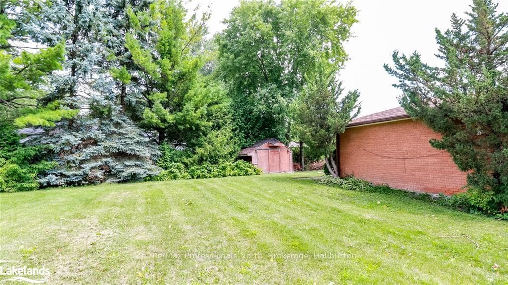 208 KENNETH Avenue photo 34