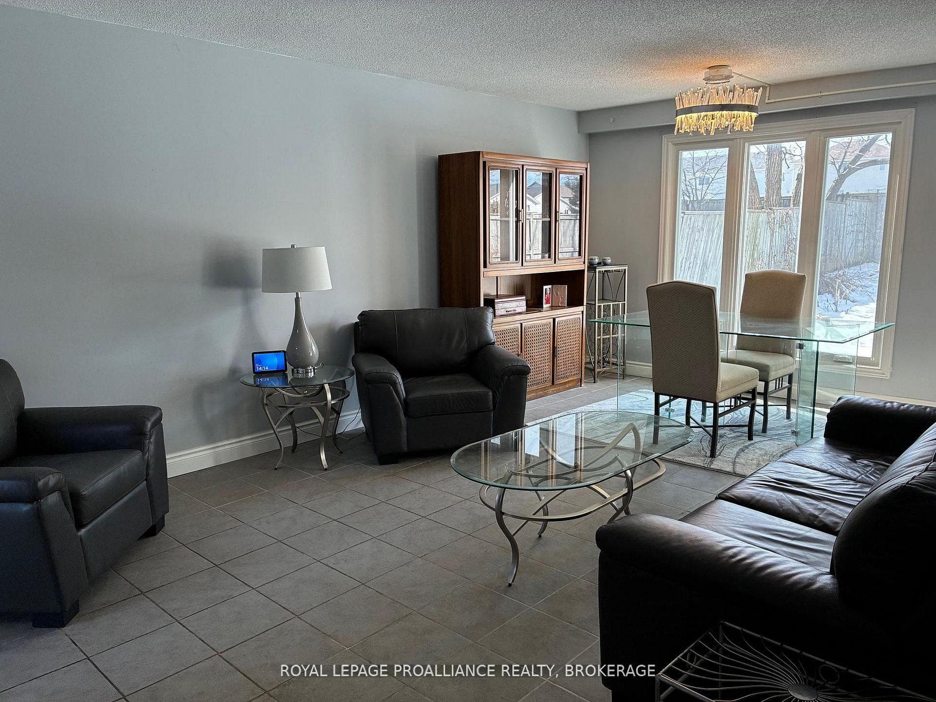1059 Springfield Drive photo 5