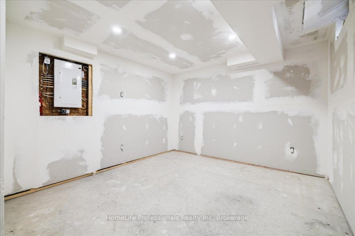 107 Pagebrook Crescent photo 35