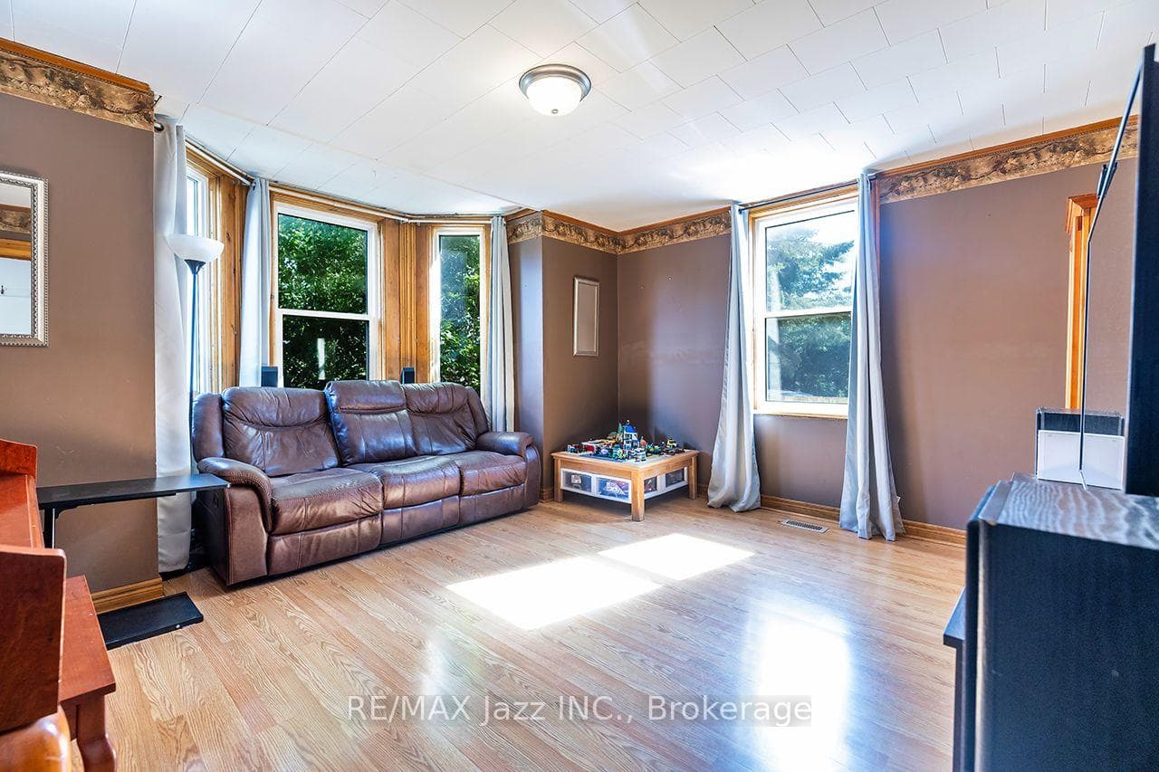 132 King Street photo 7
