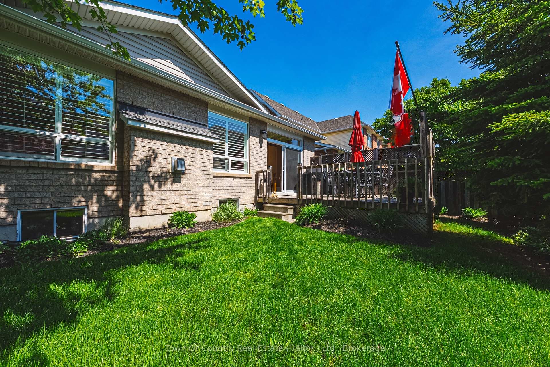 1588 Ramshaw Crescent photo 5