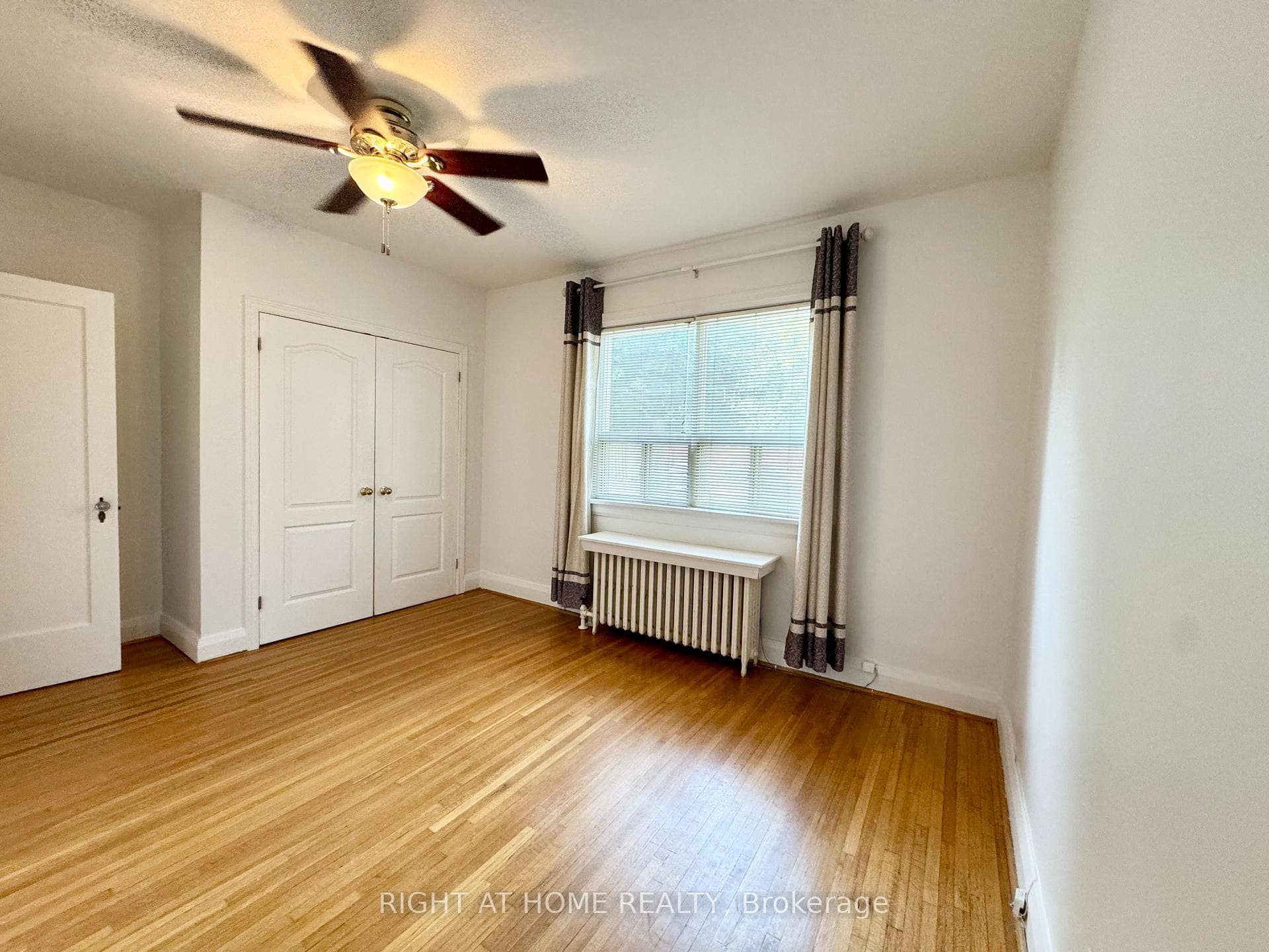 1198 Avenue Road Unit Main Apartment photo 10