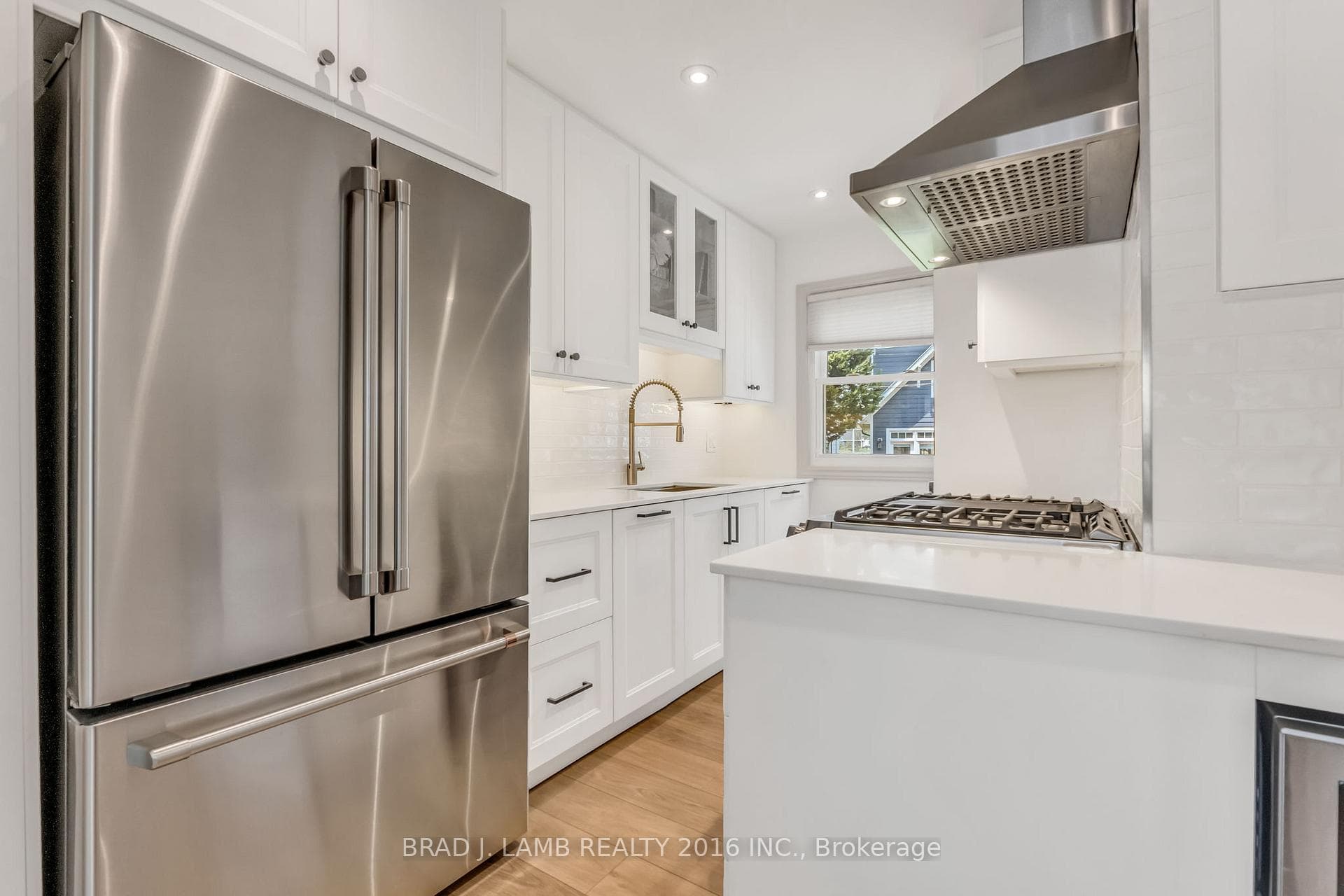 794 The Queensway N/A photo 5