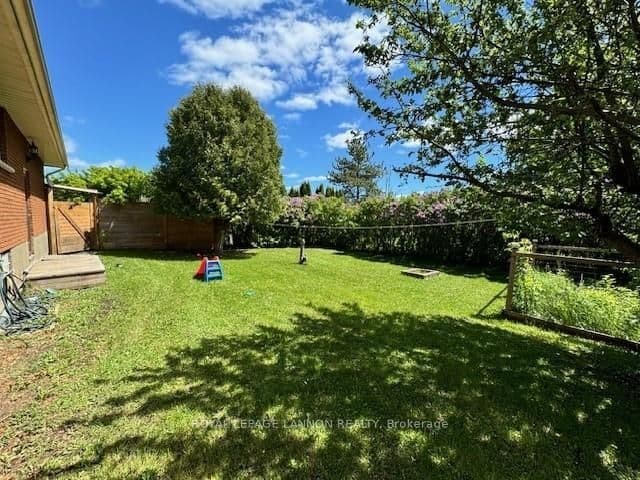 505 FAIRCREST Street photo 18