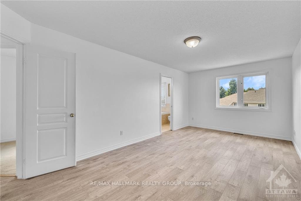 56 SADDLESMITH Circle photo 14