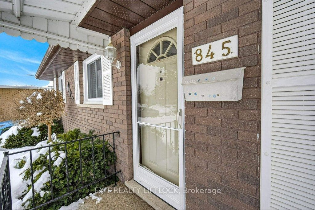 845 Stocker Road photo 2