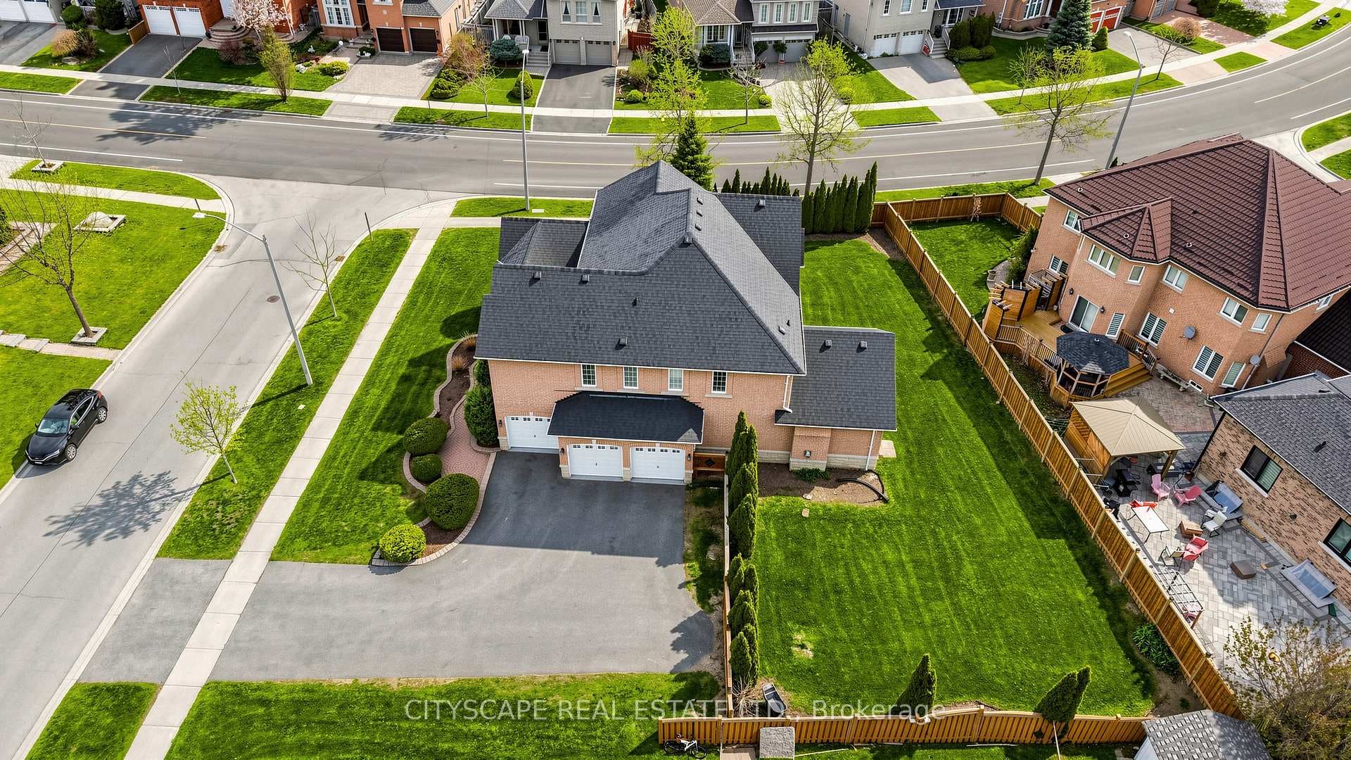 5 Lemsford Drive photo 1