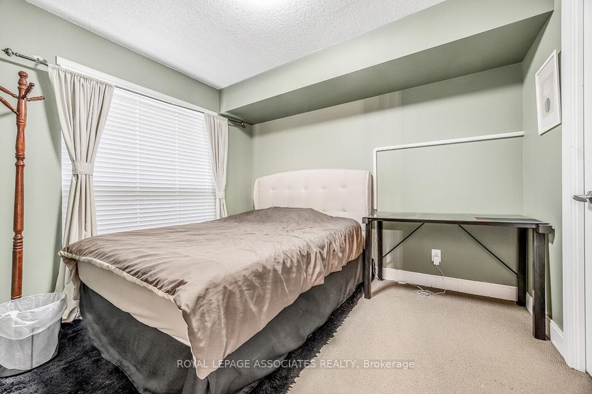 125 Village Green Square Unit 3512 photo 19